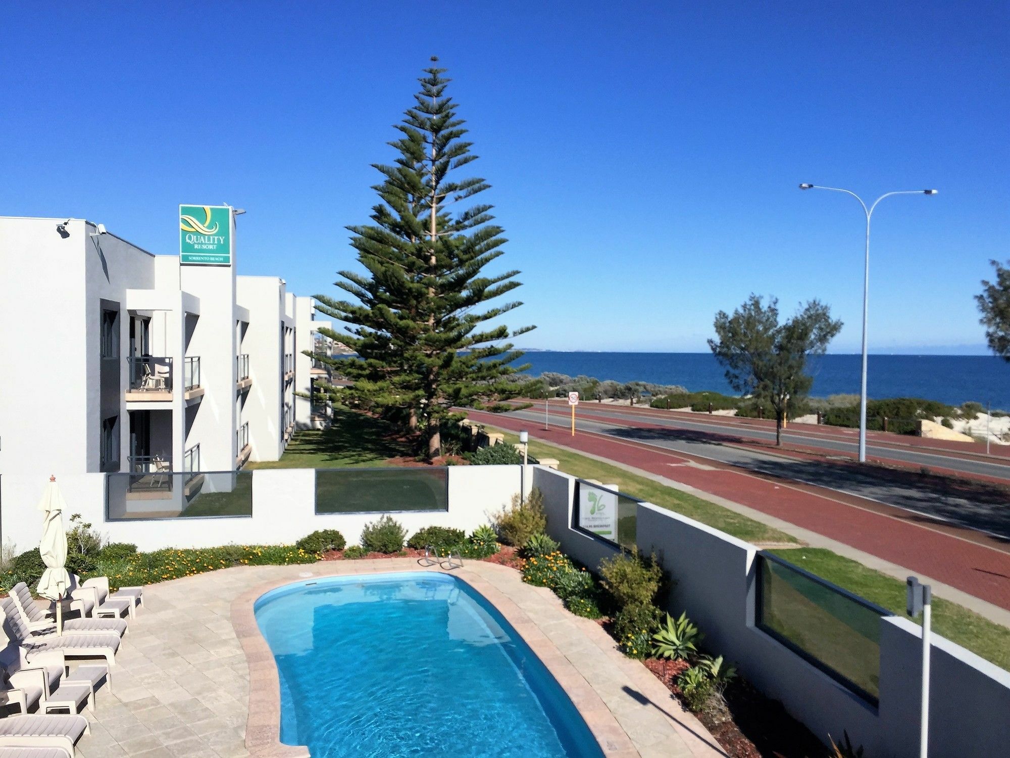 Quality Resort Sorrento Beach Perth Exterior photo